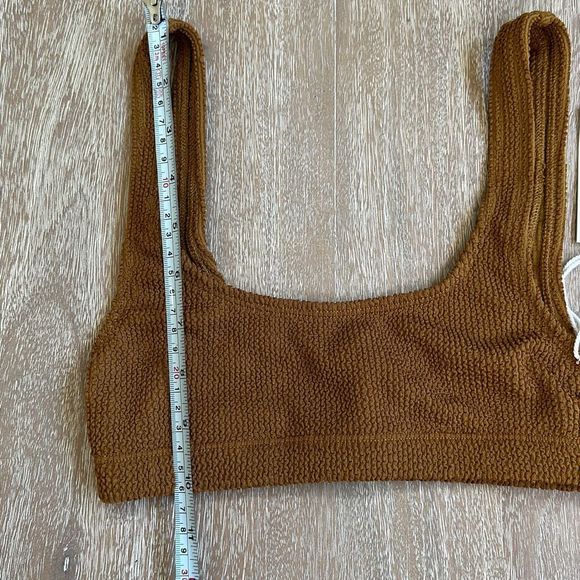 Good American Crinkle Scoop Bra in Bronze Brown 001 Size 00/0 - Picture 5 of 9